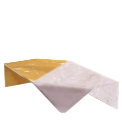Tavolino Origami in Onice Bianco di Patricia Urquiola