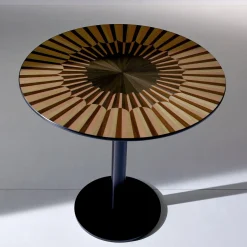 Tavolino rotondo Altobasso in legno Bolivar dalle tonalità marroni con base in metallo