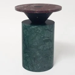 Tavolino Totem in marmo verde/nero/rosso di Karen Chekerdjian