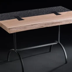 Tavolino Traditum in legno massello di rovere e pietra lavica