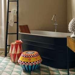 Tavolo con decoro a rombi bianchi e rossi lucido in ceramica