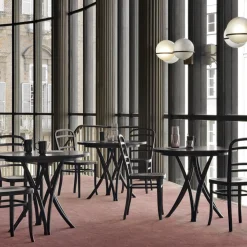 Tavolo da bistrot Rehbeintisch di GEBRÜDER THONET