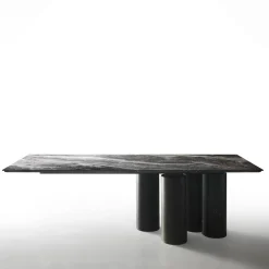Tavolo da pranzo Arcaico con top e 4 basi cilindriche in Nero Marquina