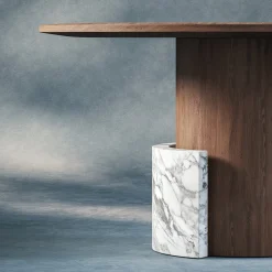 Tavolo da pranzo CC rotondo in legno con dettaglio in marmo