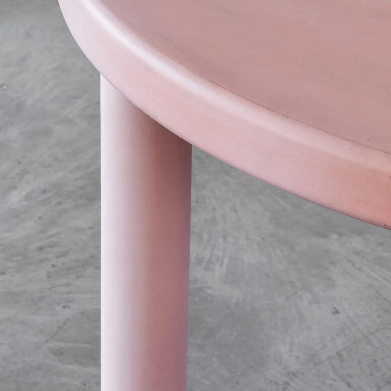 Tavolo da pranzo circolare rosa Flipper