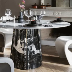 Tavolo da pranzo Elitra in marmo Grand Antique nero con piano in marmo bianco di Carrara