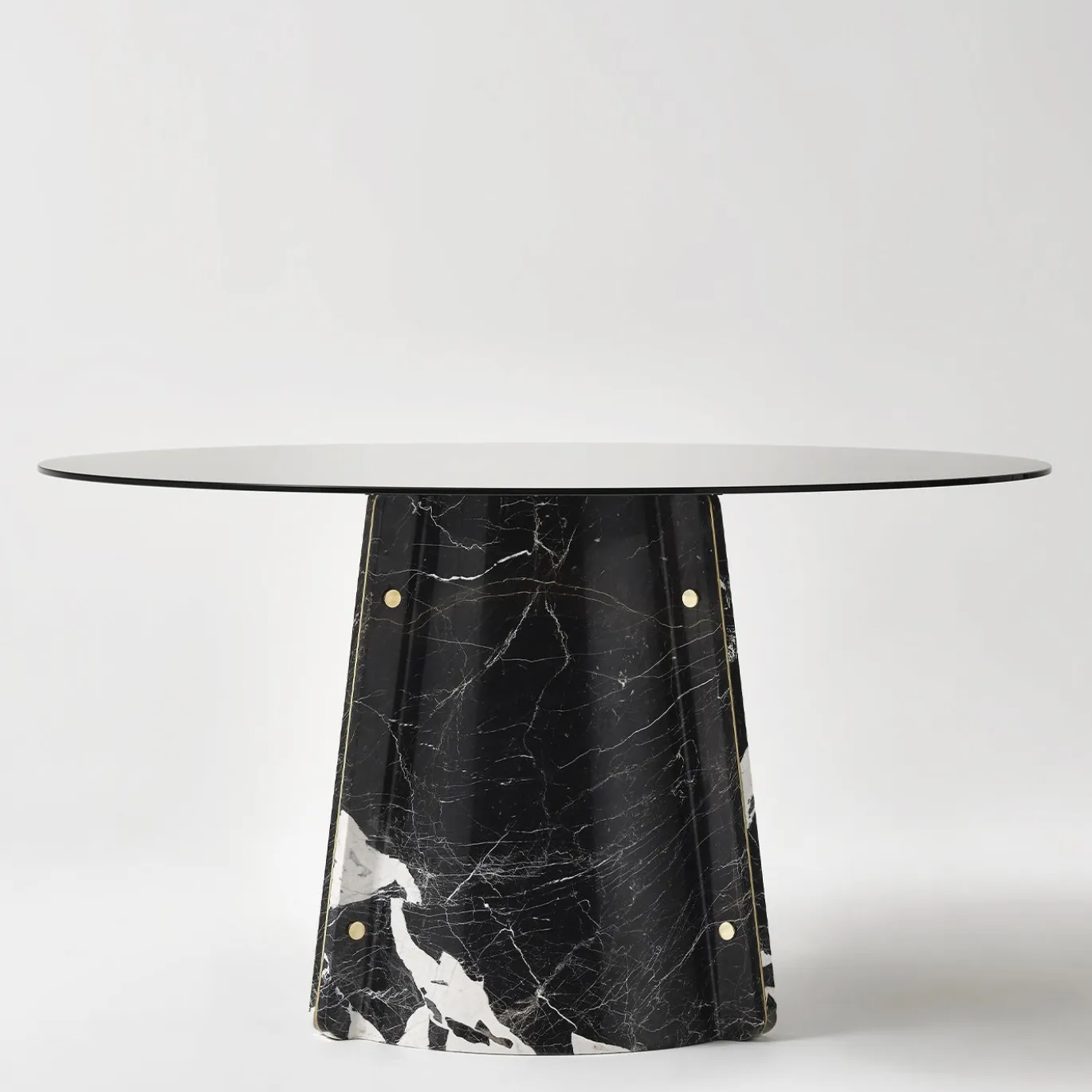 Tavolo da pranzo Elitra in marmo Grand Antique nero e piano in vetro fumé