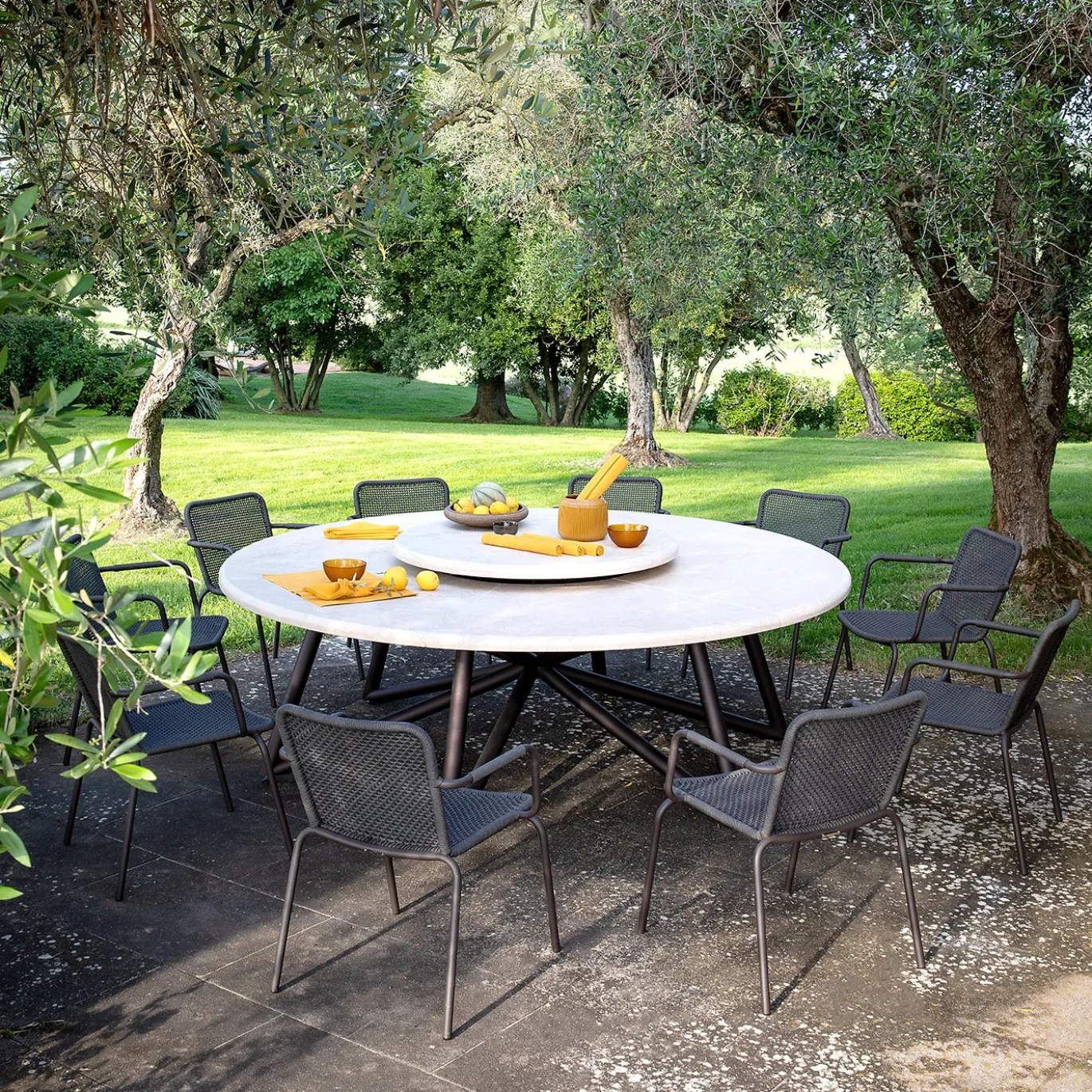 Tavolo da pranzo esterno in pietra travertino beige Hermu 180