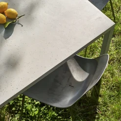 Tavolo Da Pranzo In Alluminio Cocciogrigio