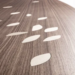 Tavolo da pranzo in legno di noce Arbor con foglie intarsiate