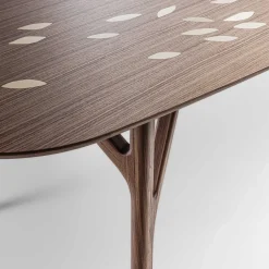 Tavolo da pranzo in legno di noce Arbor con foglie intarsiate