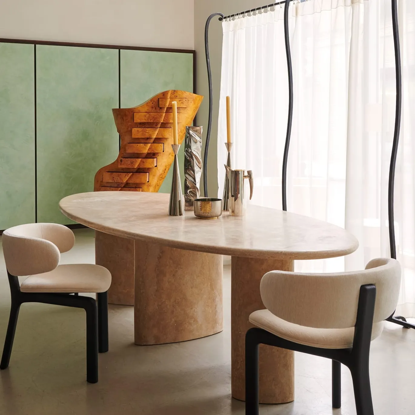 Tavolo da pranzo in marmo travertino Boucheron