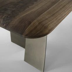 Tavolo da pranzo Nastro in legno di noce e ferro laccato Bronzo Nuvolato