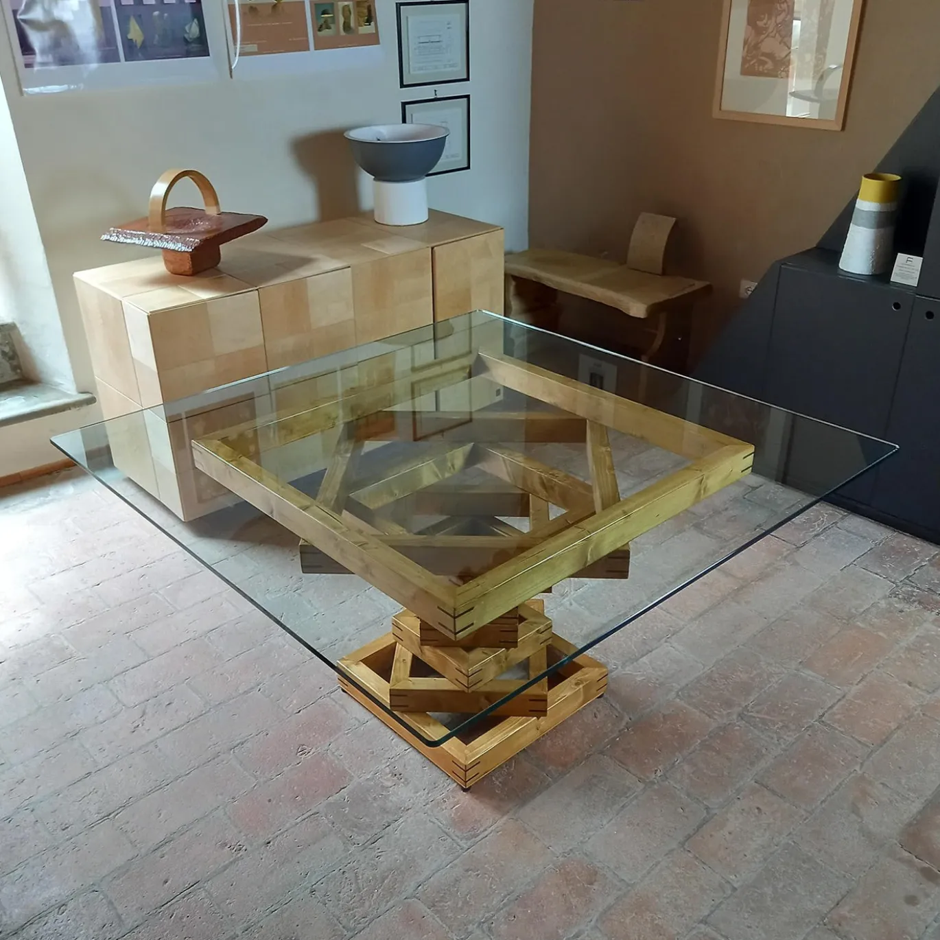 Tavolo da pranzo quadrato Corinto in vetro e legno di noce
