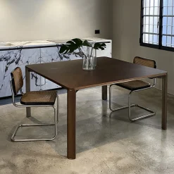 Tavolo da pranzo quadrato Gregorio in noce con struttura in acciaio