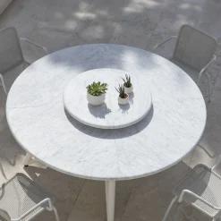 Tavolo da pranzo rotondo Hermu 230 in marmo bianco carrara e acciaio bianco per esterni