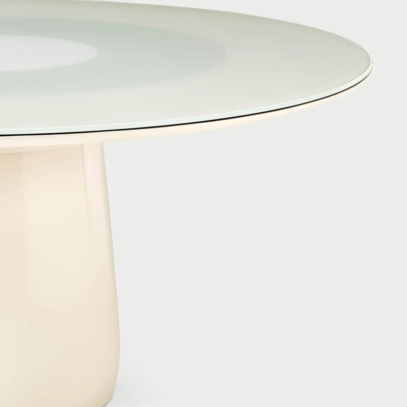 Tavolo da pranzo Roundel in cristallo bianco di Claesson Koivisto Rune