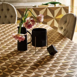 Tavolo da pranzo Tessella Light in legno intarsiato geometrico