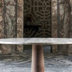 Tavolo da salotto in marmo Carrara bianco tramonto di Paola Navone