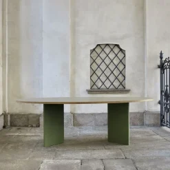 Tavolo Elliss con finitura opaca