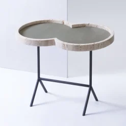 Tavolo occasionale Eight con piano in travertino
