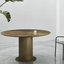 Tavolo Radius di Antonio De Marco e Marco Sorrentino