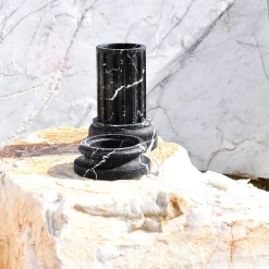 TE Vaso a colonna in marmo nero Marquina satinato