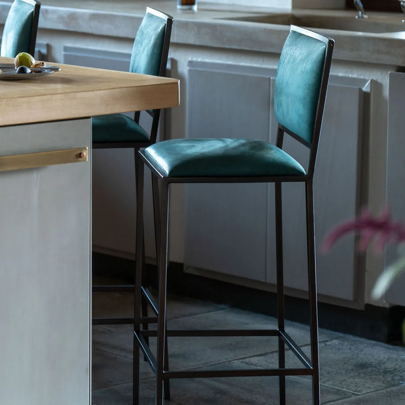 The Simple Bar Stool