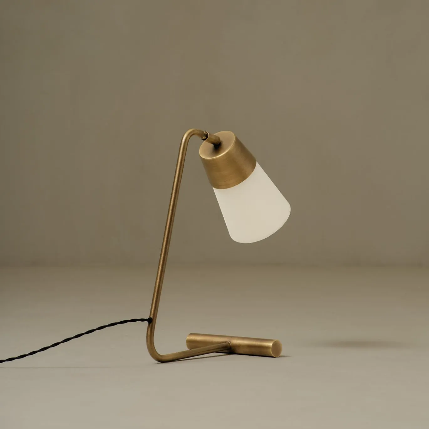 The Vignette Task Lamp