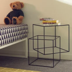 Thin Black Table di Nendo