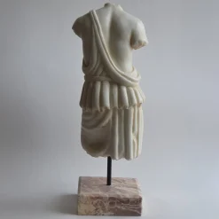 Torso Femminile con Tunica Scultura in Marmo di Carrara con base