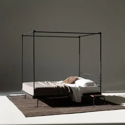 Trespolo Letto Matrimoniale con Baldacchino in Ferro Nero di Martinelli Venezia