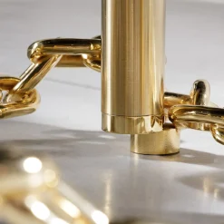 T2232 Tavolino con catena d'oro