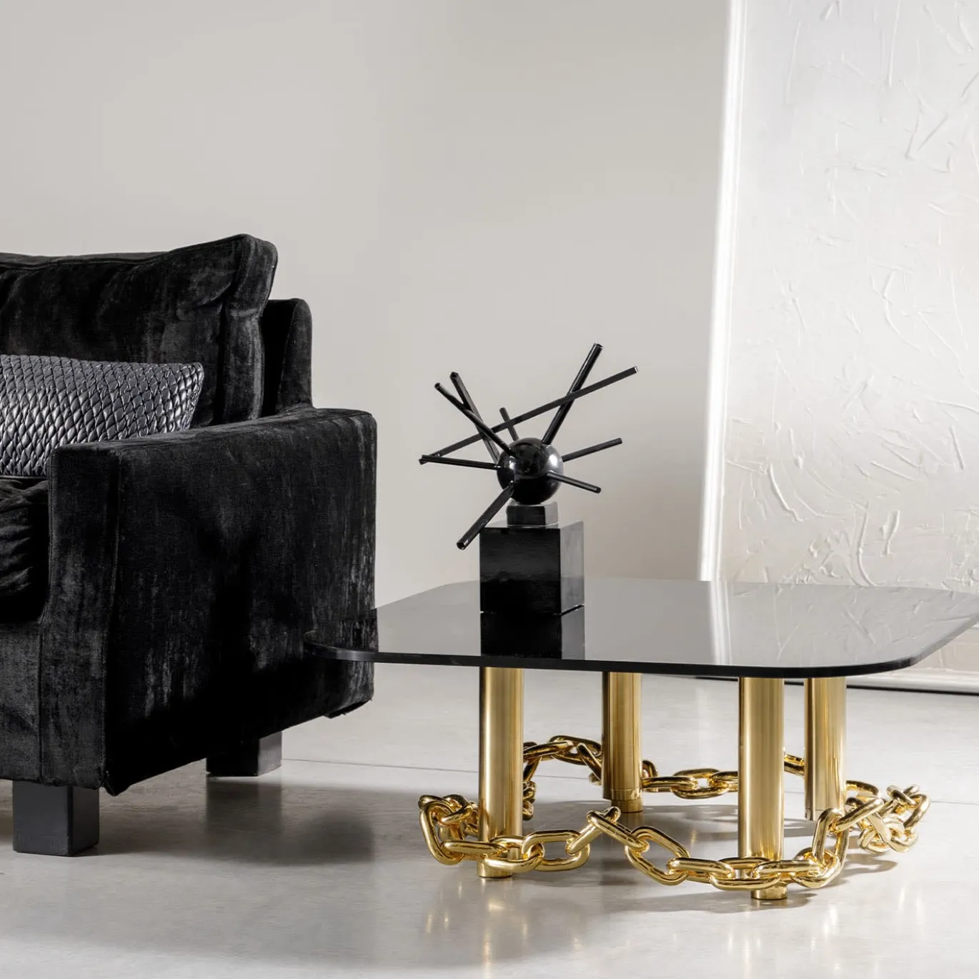 T2232 Tavolino con catena d'oro