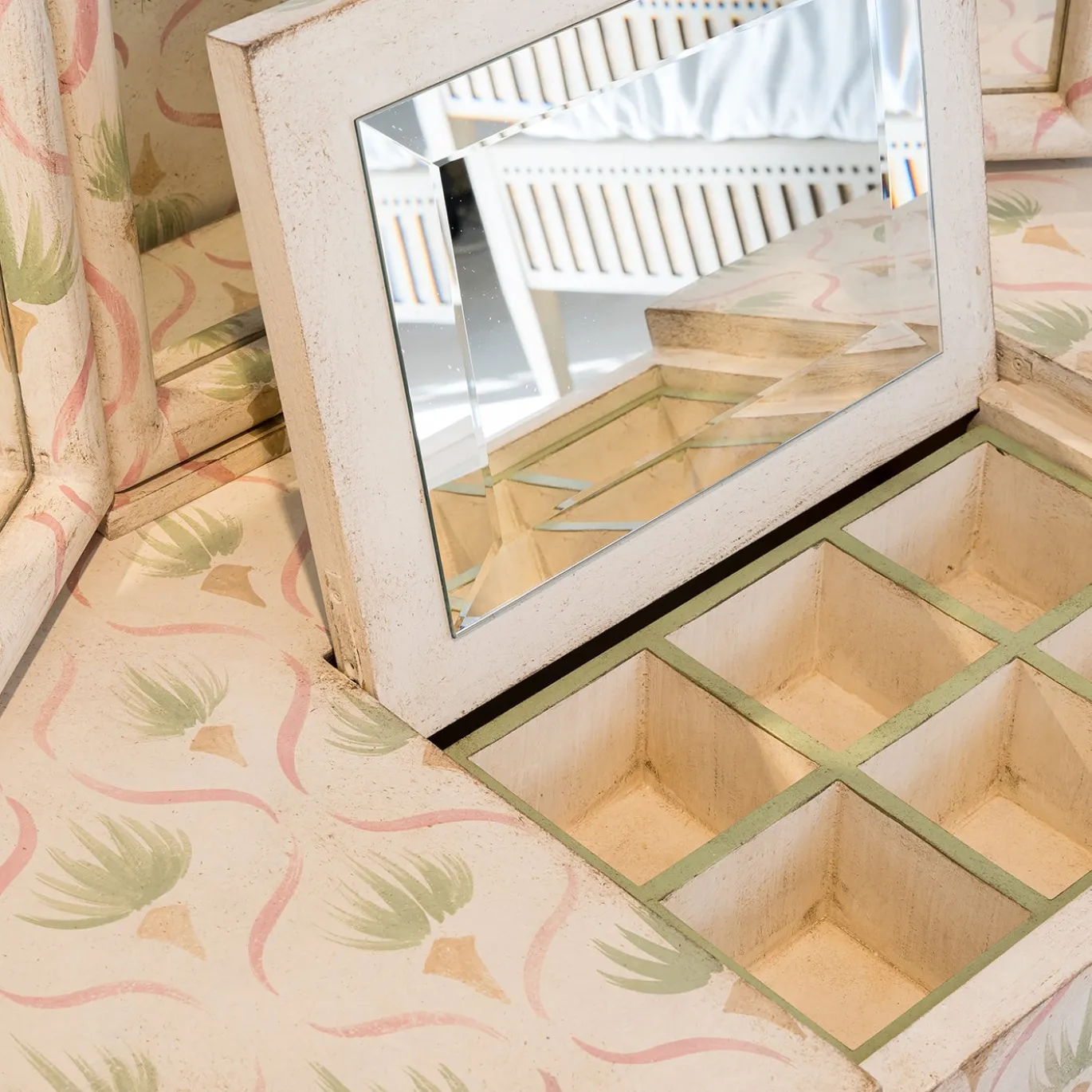 Vanity San Samuele Color Onice Bianco Floreale con Specchio