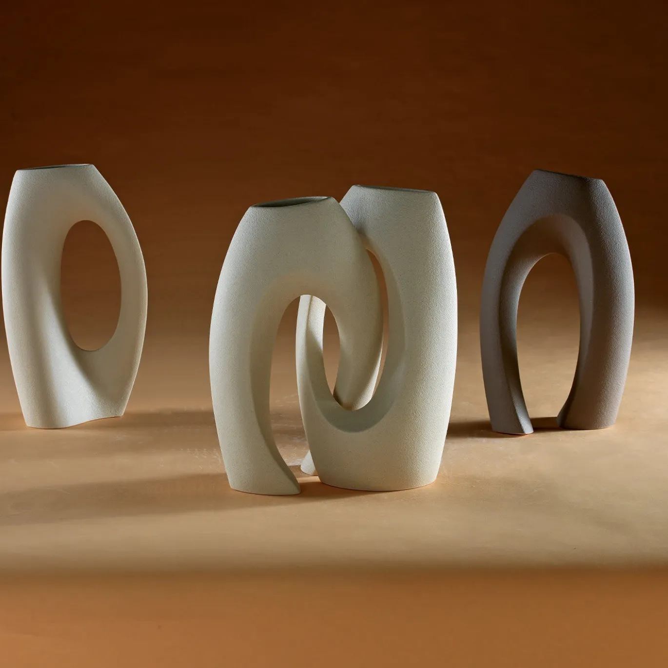 Vasi Hug in Ceramica Beige