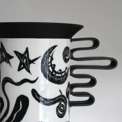 Vaso Ahmukq bianco e nero di Jean-Christophe Clair