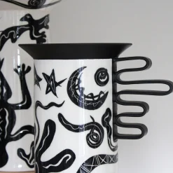 Vaso Ahmukq bianco e nero di Jean-Christophe Clair