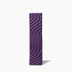 Vaso alto angolare viola di Max Lamb