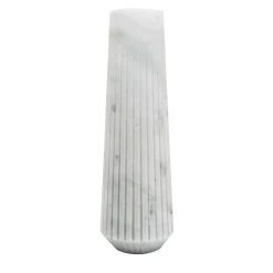 Vaso alto in marmo bianco di Carrara di Jacopo Simonetti