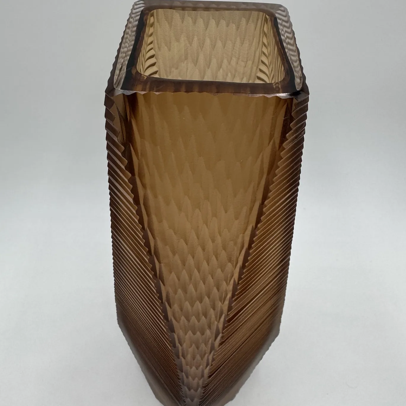 Vaso Alto in Vetro Marrone con Doppia Smerigliatura