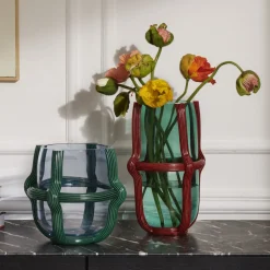 Vaso alto Sestiere rosso e turchese di Patricia Urquiola
