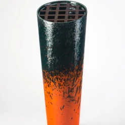 Vaso Anacleto nero e arancione decorato da Clementina di Levetzow Lantieri