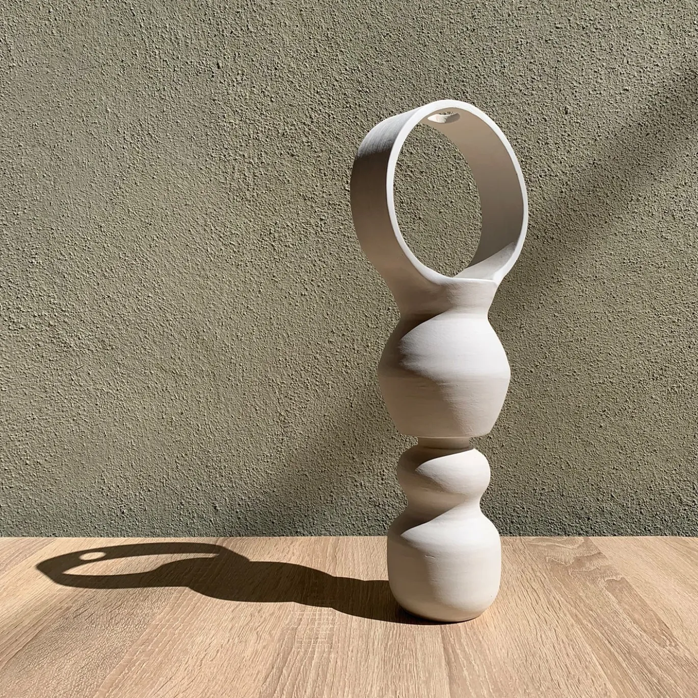 Vaso B29 in ceramica bianca grezza
