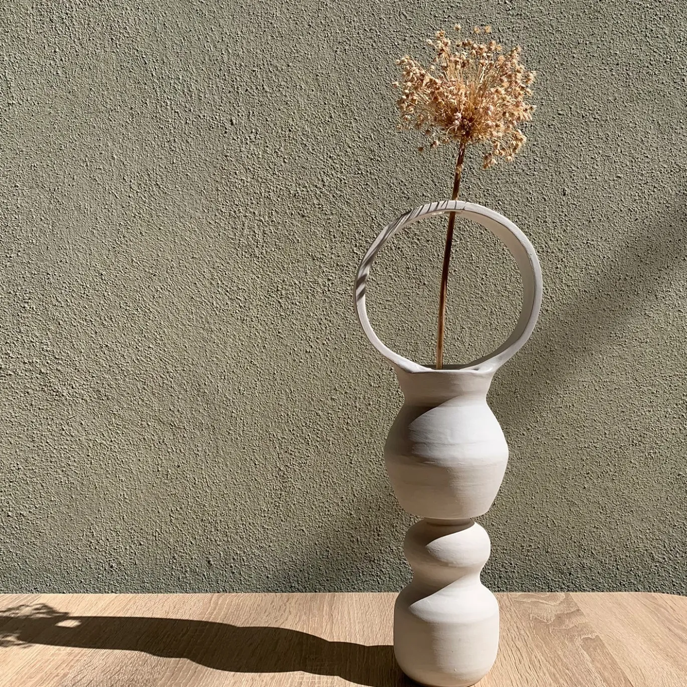 Vaso B29 in ceramica bianca grezza