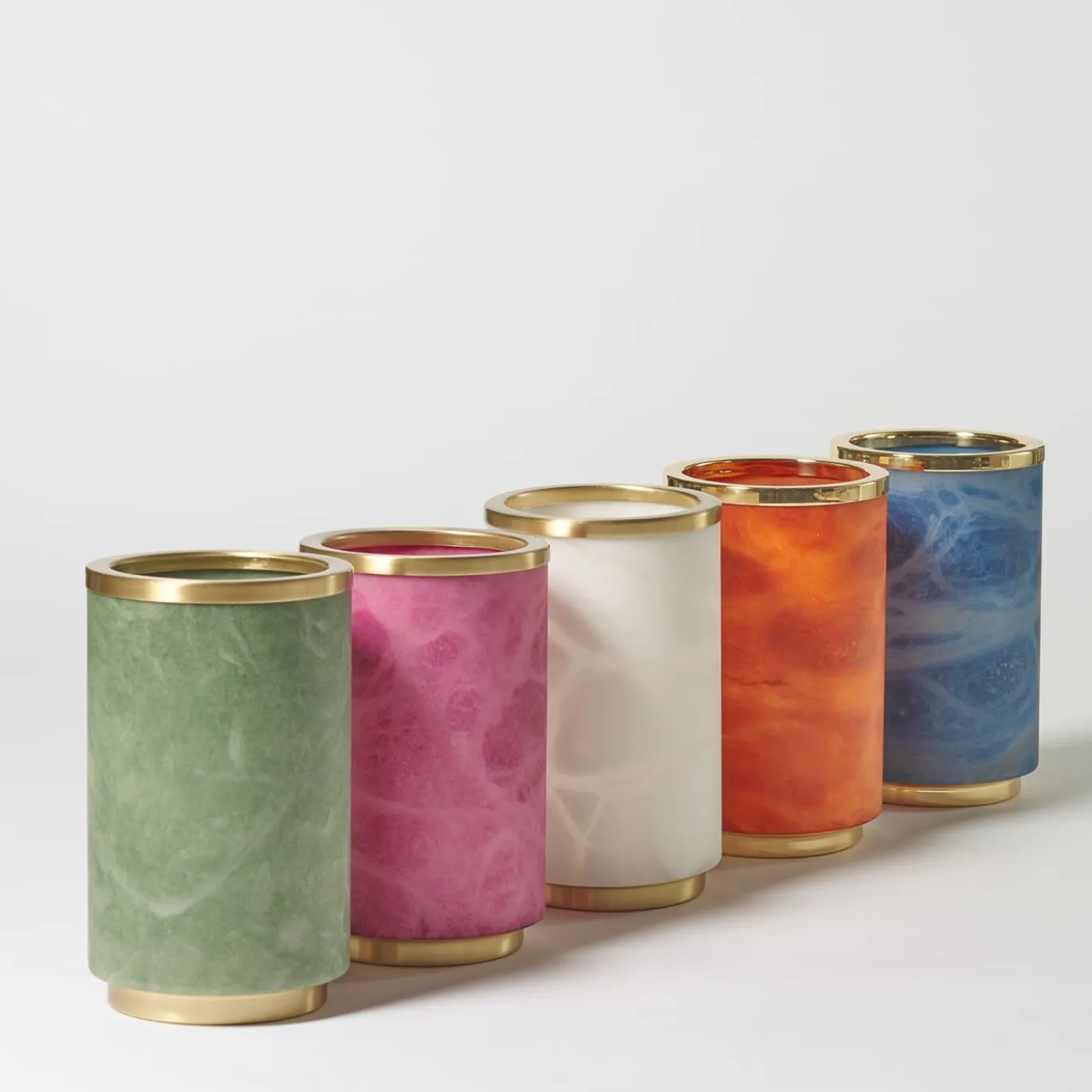 Vaso Borealis in alabastro rosa e ottone satinato