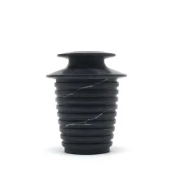 Vaso Capua M Black Marquina di Ivan Colominas
