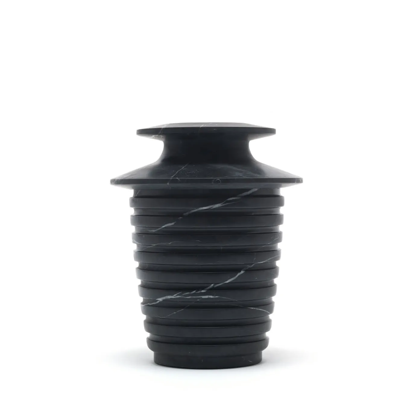 Vaso Capua M Black Marquina di Ivan Colominas