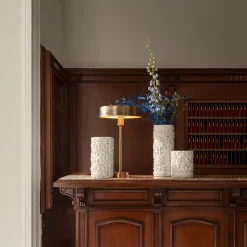Vaso cilindrico barocco alto in ceramica bianca opaca