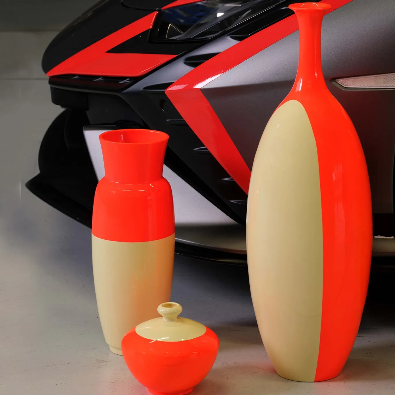 Vaso Circuito Vibrante in ceramica arancione e giallo zabaione